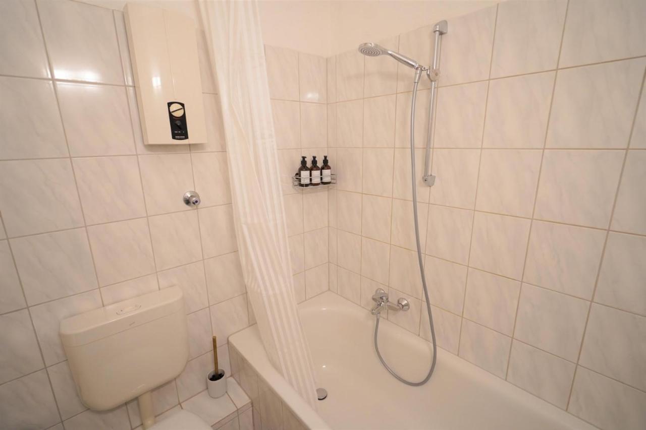 Dein Flughafen Messe Appartment Nahe Duesseldorf 1 Duisburg Luaran gambar